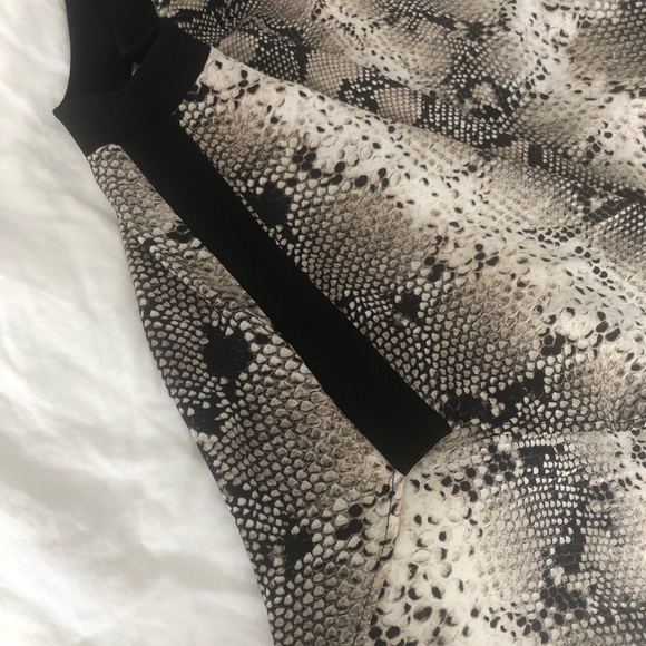 Elizabeth and James Snake Print Top - Picture 4 of 5